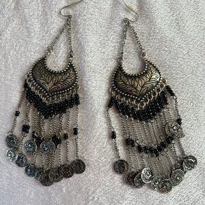 Boho fashion earrings silver and black
